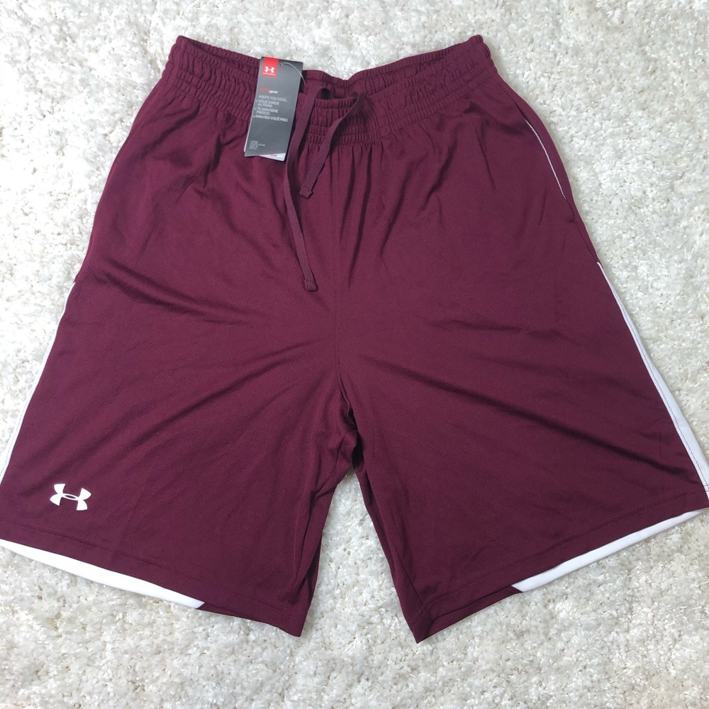 Men Under Armour shorts. Loose fit. NWT
